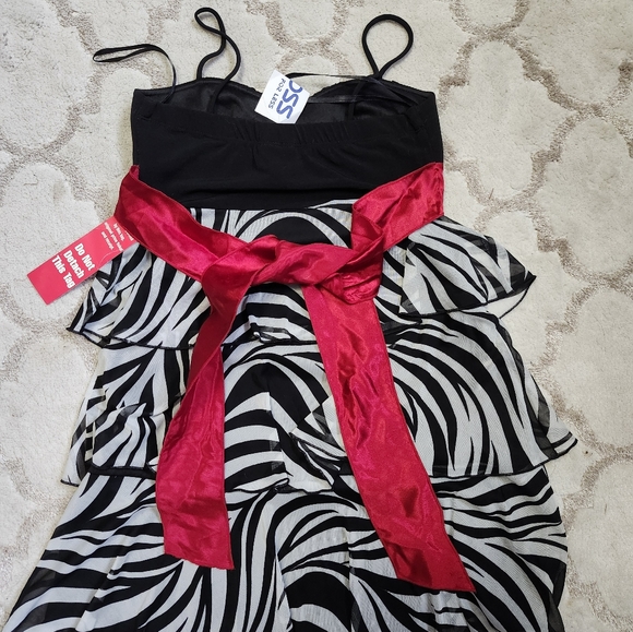 Cocktail Dress - Picture 2 of 5